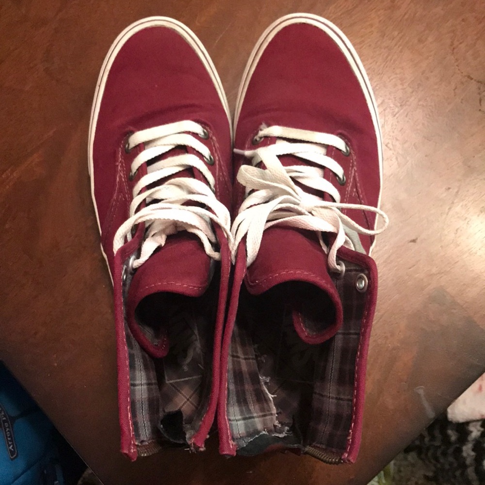 Maroon zip back vans